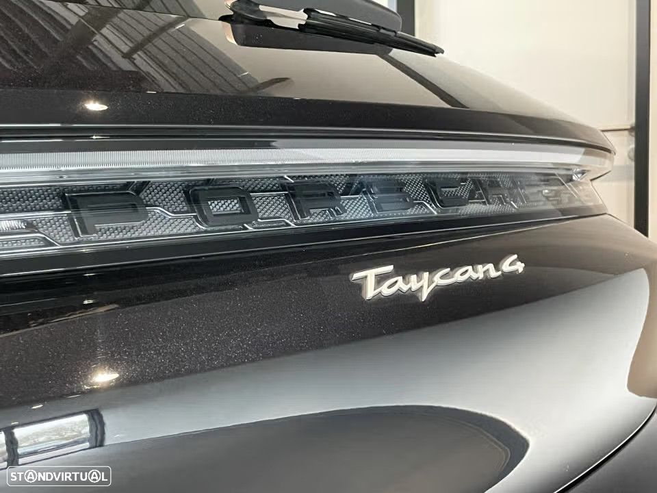 Porsche Taycan Cross Turismo 4 - 40