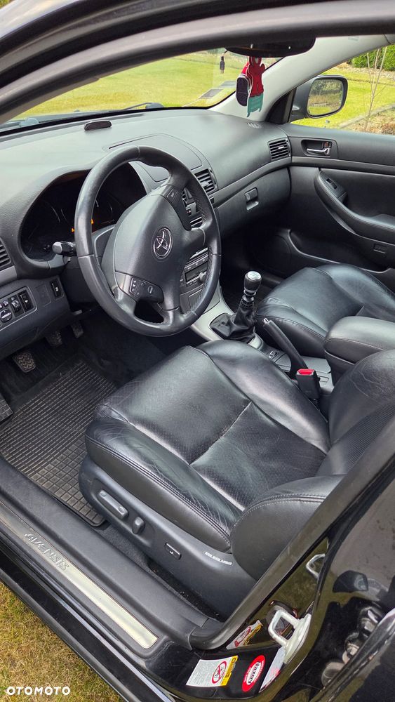 Toyota Avensis 2.0 D-4D - 7