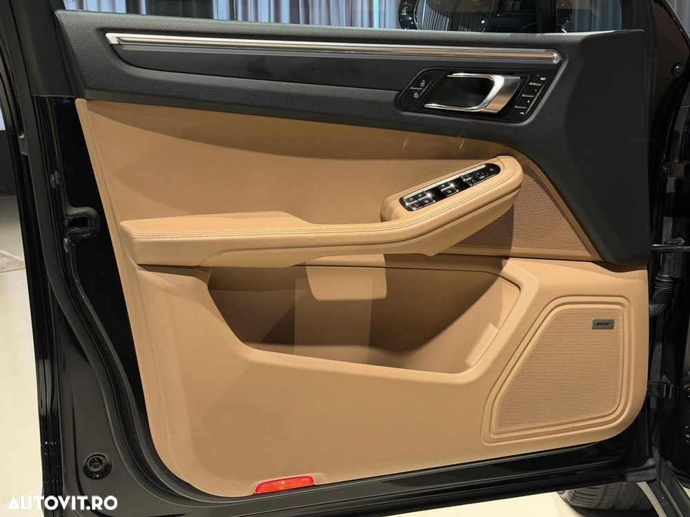 Porsche Macan - 11