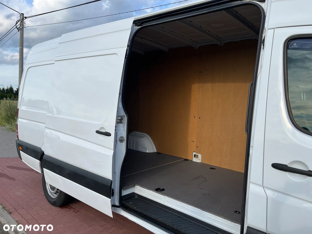 Mercedes-Benz SPRINTER 319 - 11