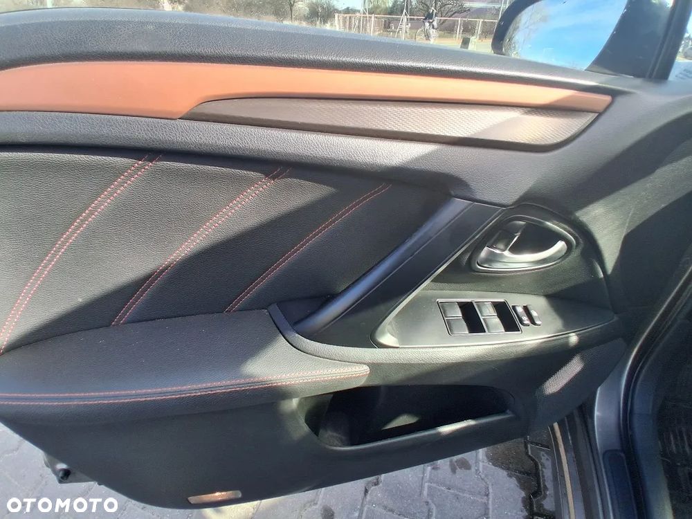 Toyota Avensis 1.8 Premium - 21