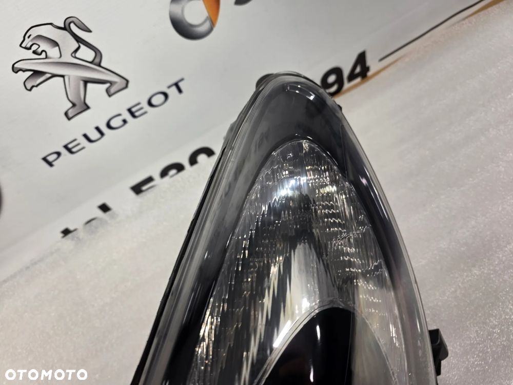 OPEL CORSA D LIFT 11-14 LEWA LAMPA PRZEDNIA PRZÓD , ŁADNA , CIEMNA , BARDZO ŁADNA , NR AUKCJI LPP150 - 5