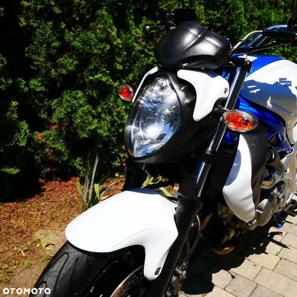 Suzuki Gladius - 9