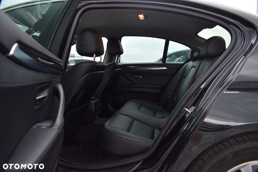 BMW Seria 5 525d Sport-Aut - 8