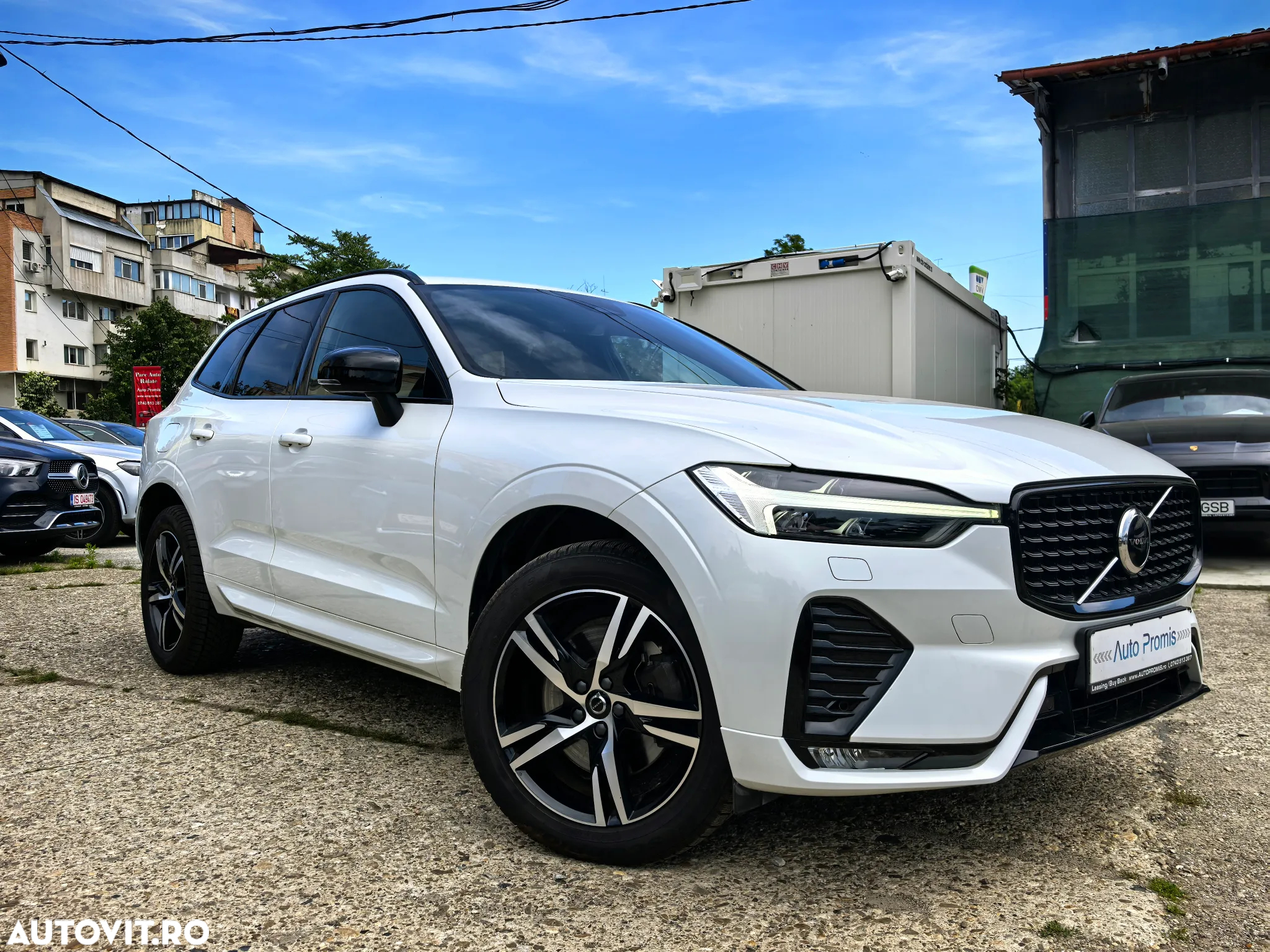 Volvo XC 60 B4 MHEV R-Design - 2