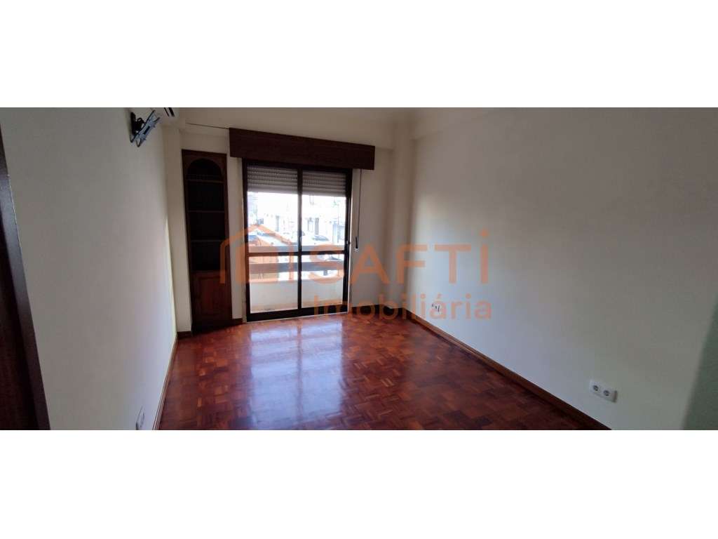 Apartamento T2 na Encosta do Sol - Grande imagem: 5/14