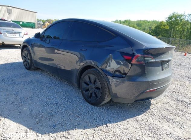 Tesla Model Y Long Range RWD - 9