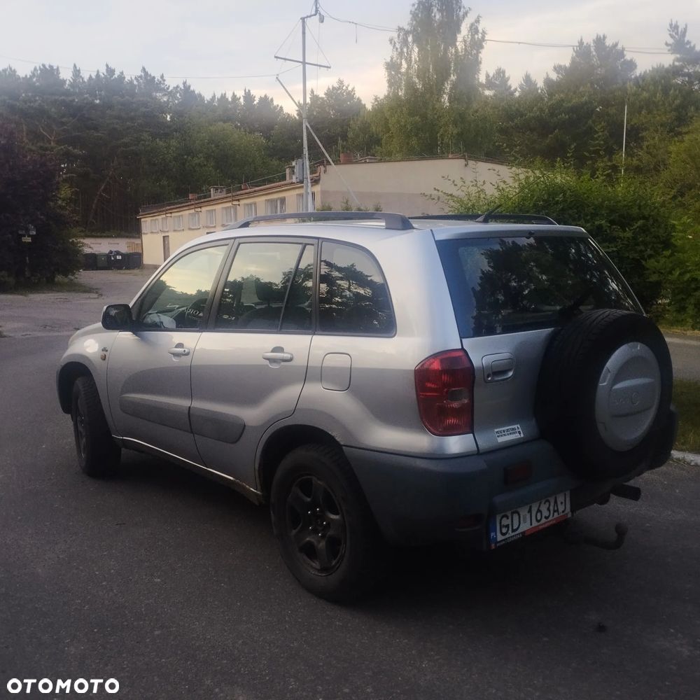 Toyota RAV4 2.0 D-4D 4x4 - 5