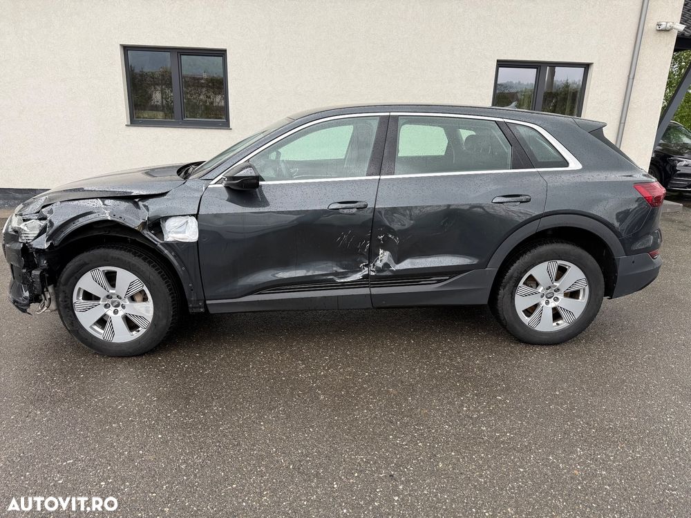Audi e-tron - 11