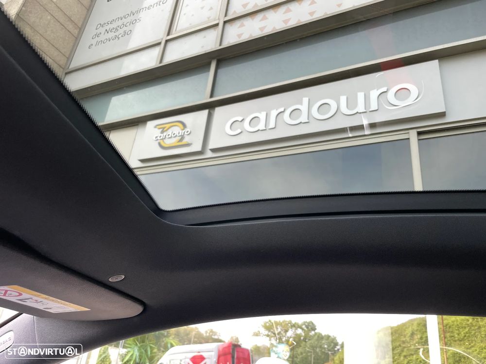 Mercedes-Benz E 53 AMG 4Matic+ - 38