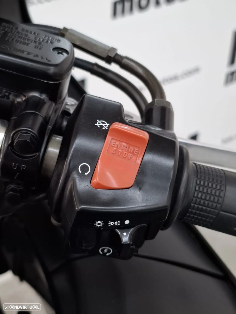 Honda CBR 1100 XX SUPER BLACKBIRD - 9