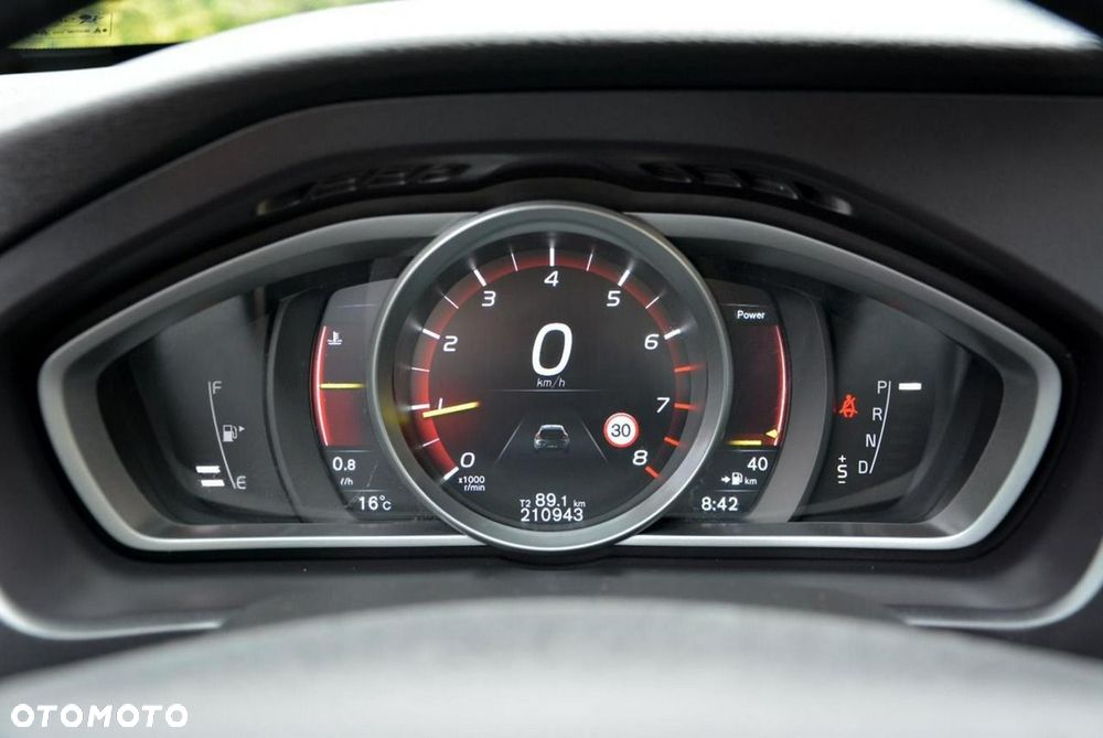 Volvo V40 T3 Geartronic Summum - 22