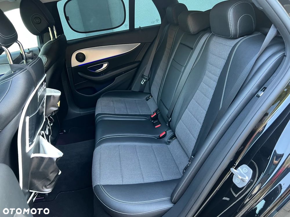 Mercedes-Benz Klasa E 220 d 4Matic 9G-TRONIC - 26