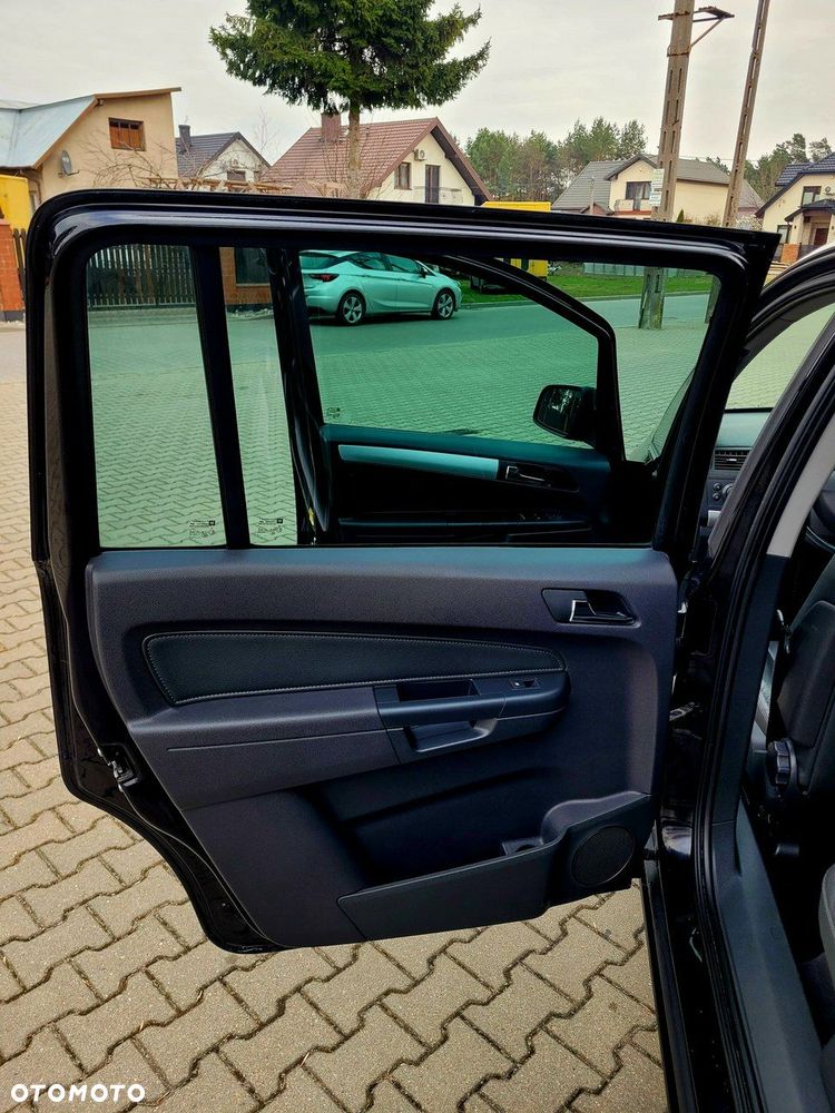 Opel Zafira 1.8 Cosmo - 21