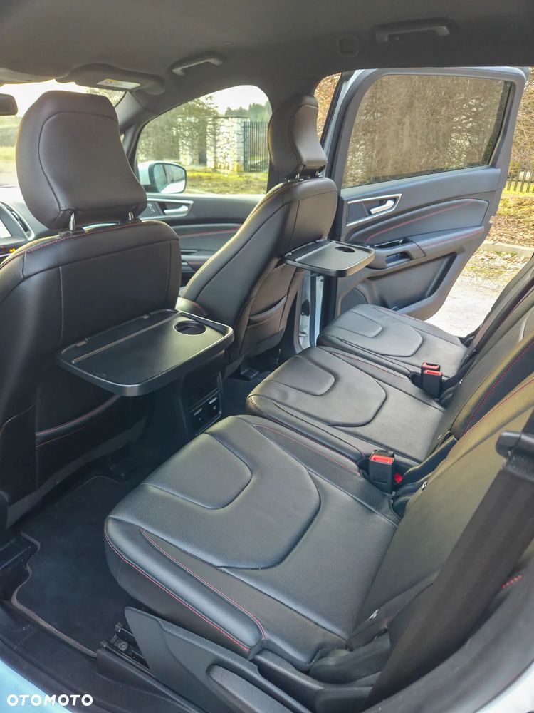 Ford S-Max - 17