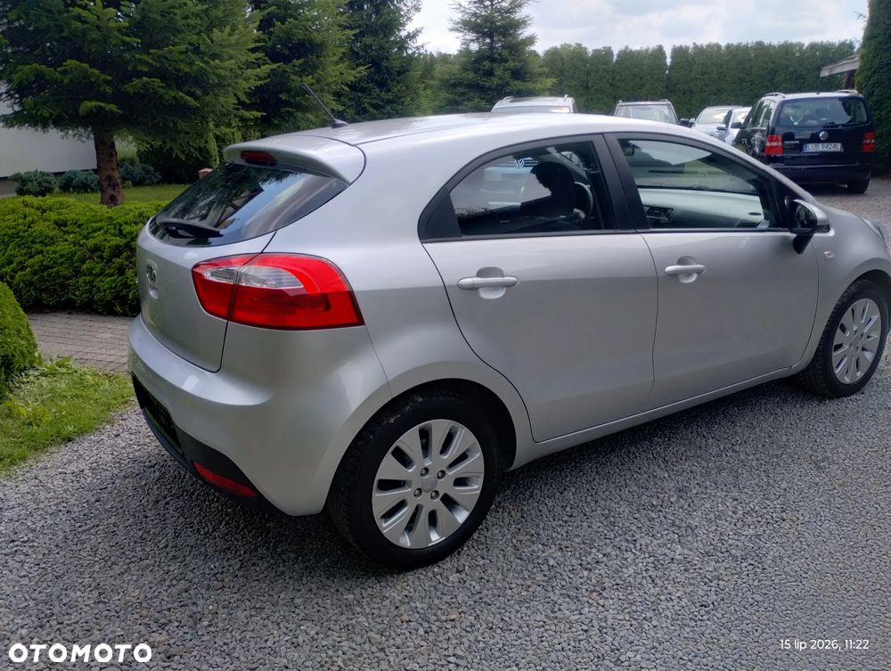 Kia Rio - 14