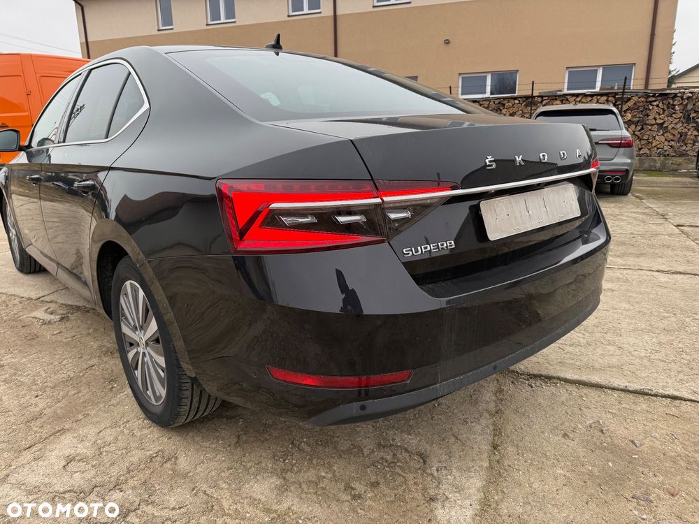 Skoda Superb 2.0 TDI DSG Style - 4