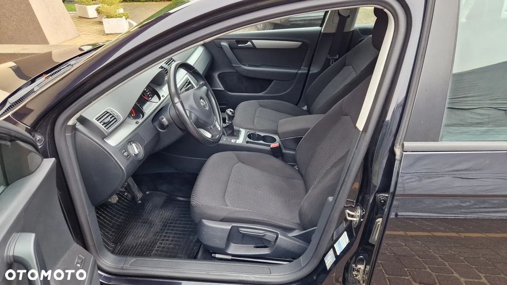 Volkswagen Passat 1.6 TDI BMT Trendline - 10