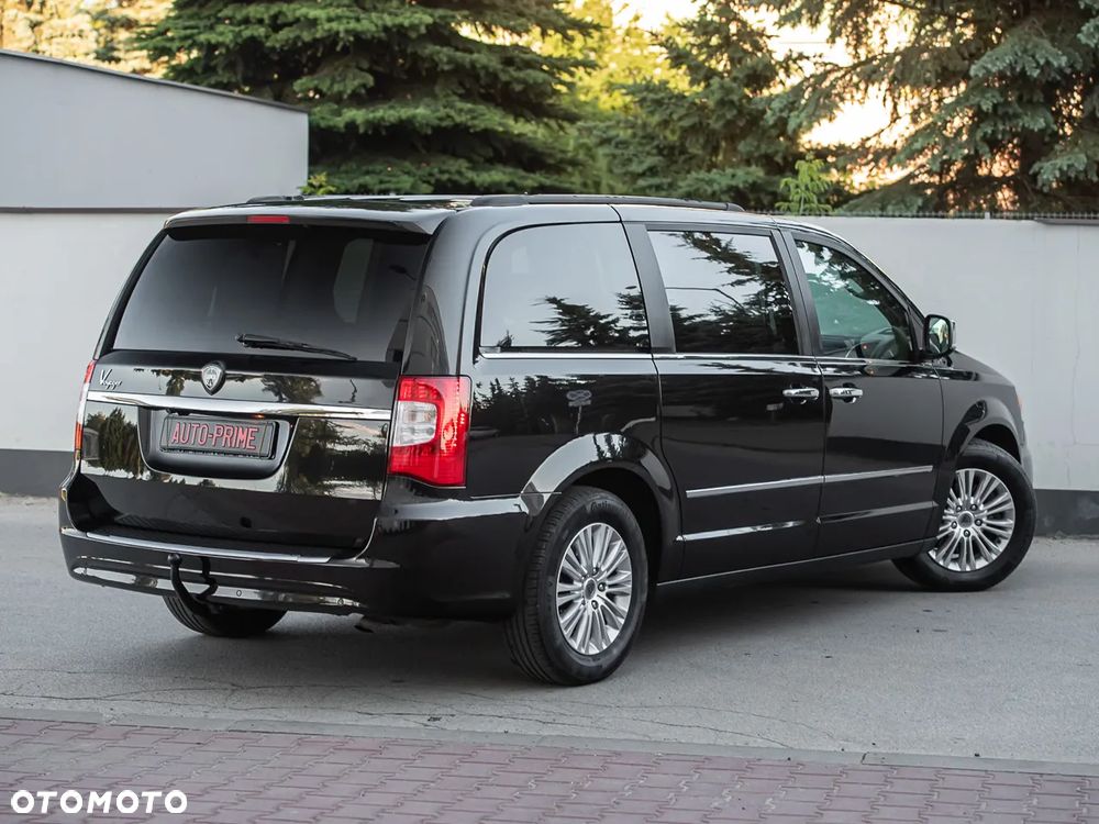 Lancia Voyager - 13