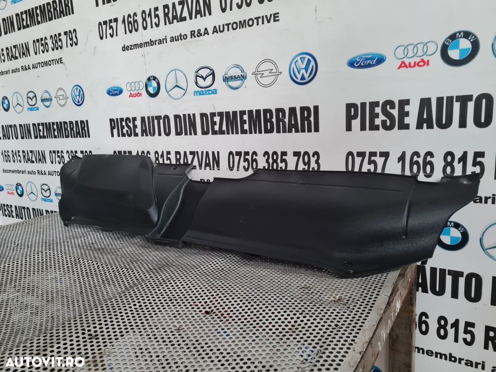 Ornament Superior Trager Calandru Fata Audi A4 B8 An 2008-2009-2010-2011-2012 Motor CAGA - Dezmembr - 2