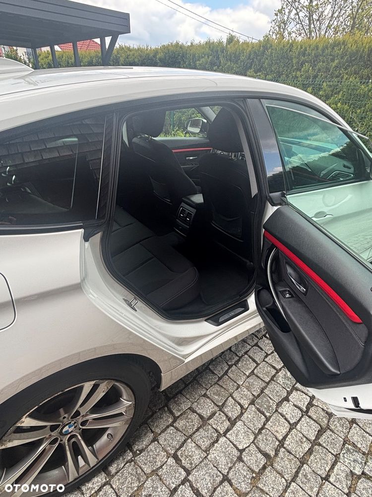BMW Seria 3 320i GPF xDrive - 19