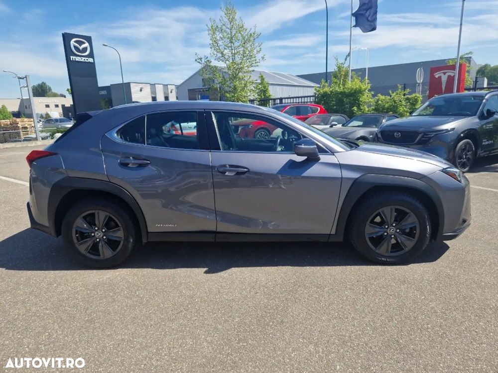 Lexus UX 250h E-FOUR Luxury ML - 4
