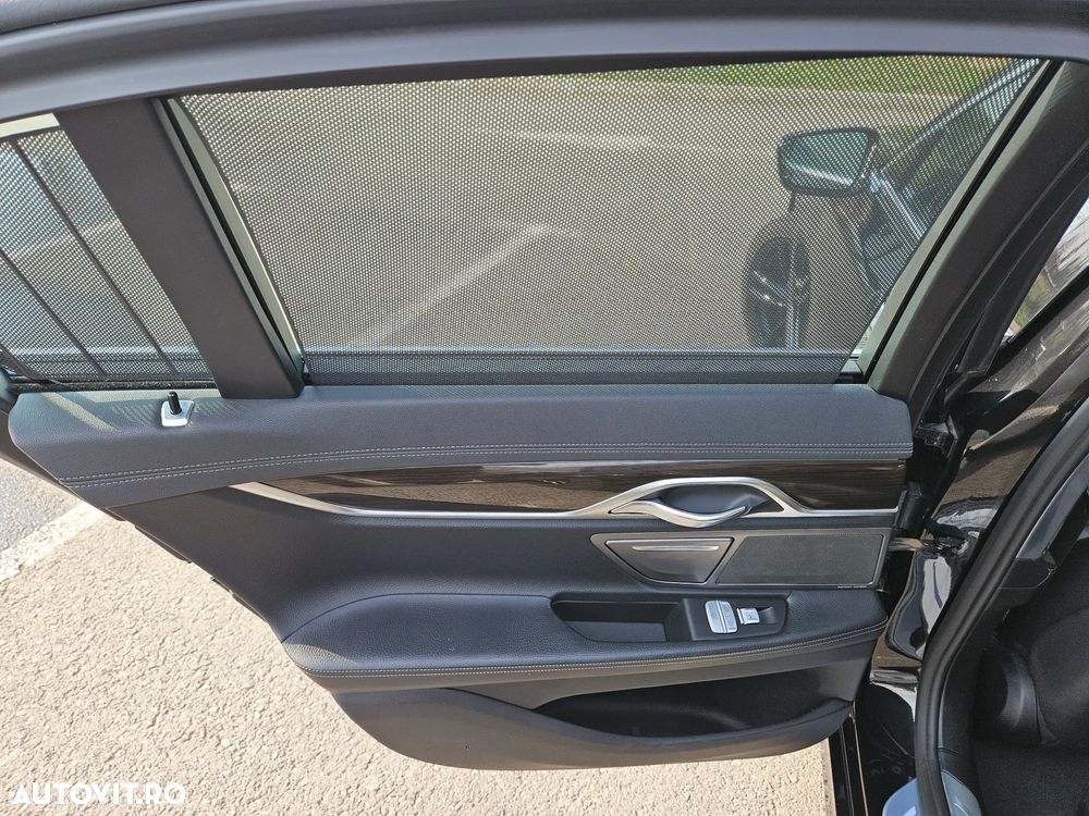 BMW Seria 7 730d - 23