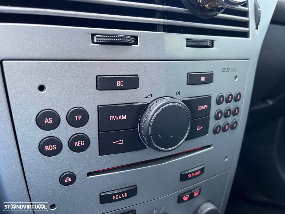 Opel Astra GTC Sport Van - 12