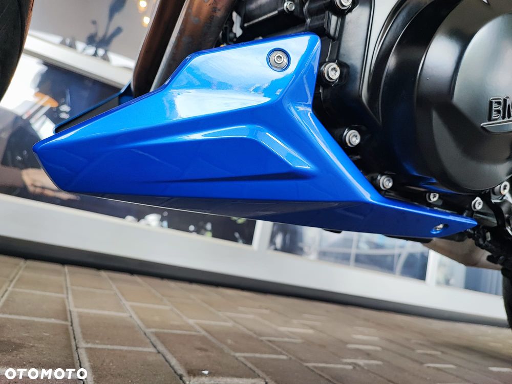BMW F - 23