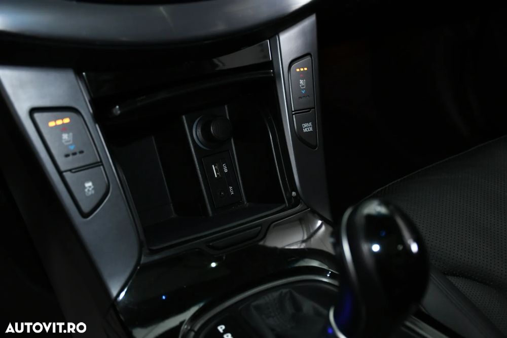 Hyundai i40 Kombi 1.7 CRDi DCT Premium - 29