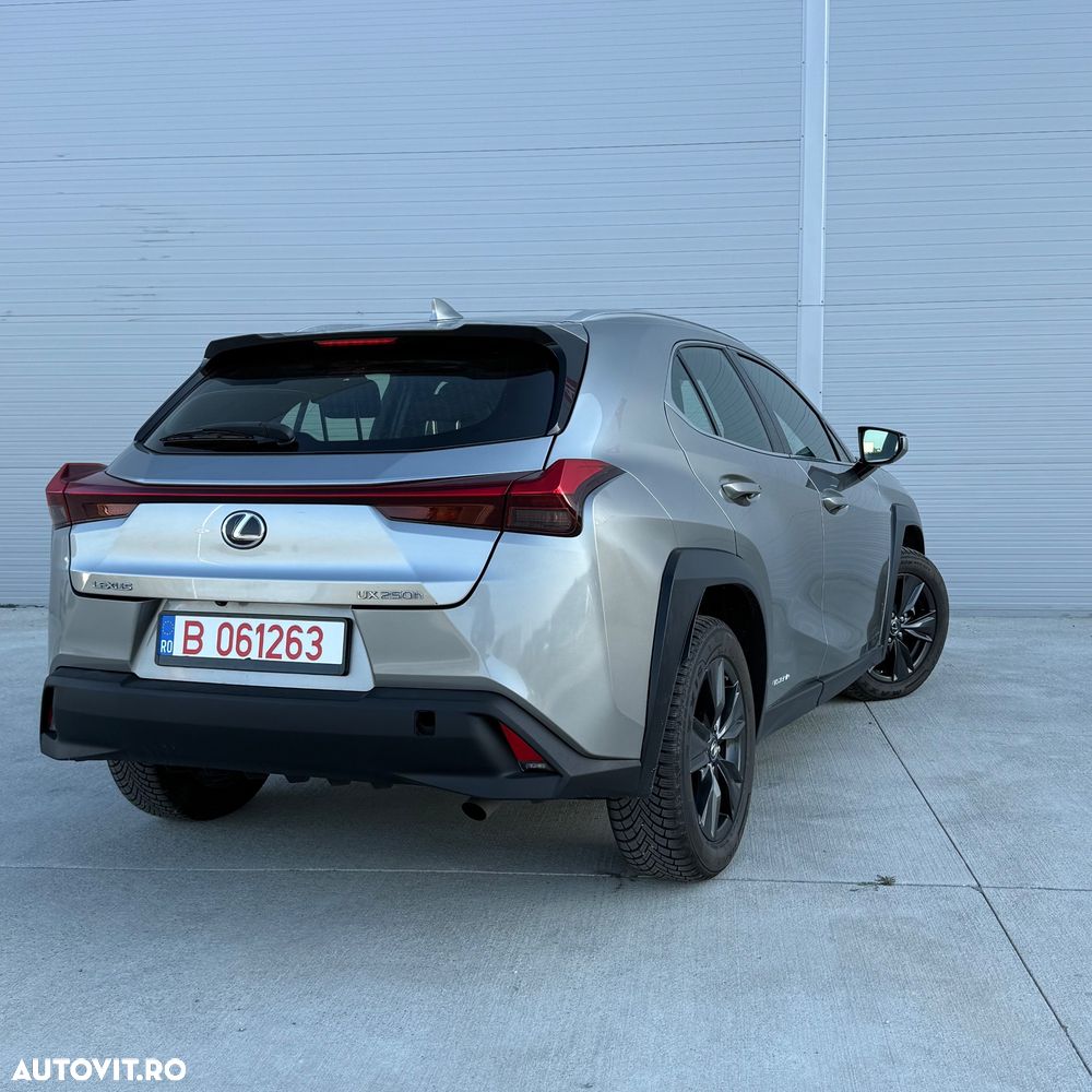 Lexus UX 250h FWD Business - 5