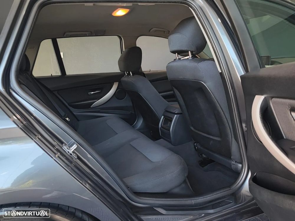 BMW 318 d DPF Touring Edition Sport - 33