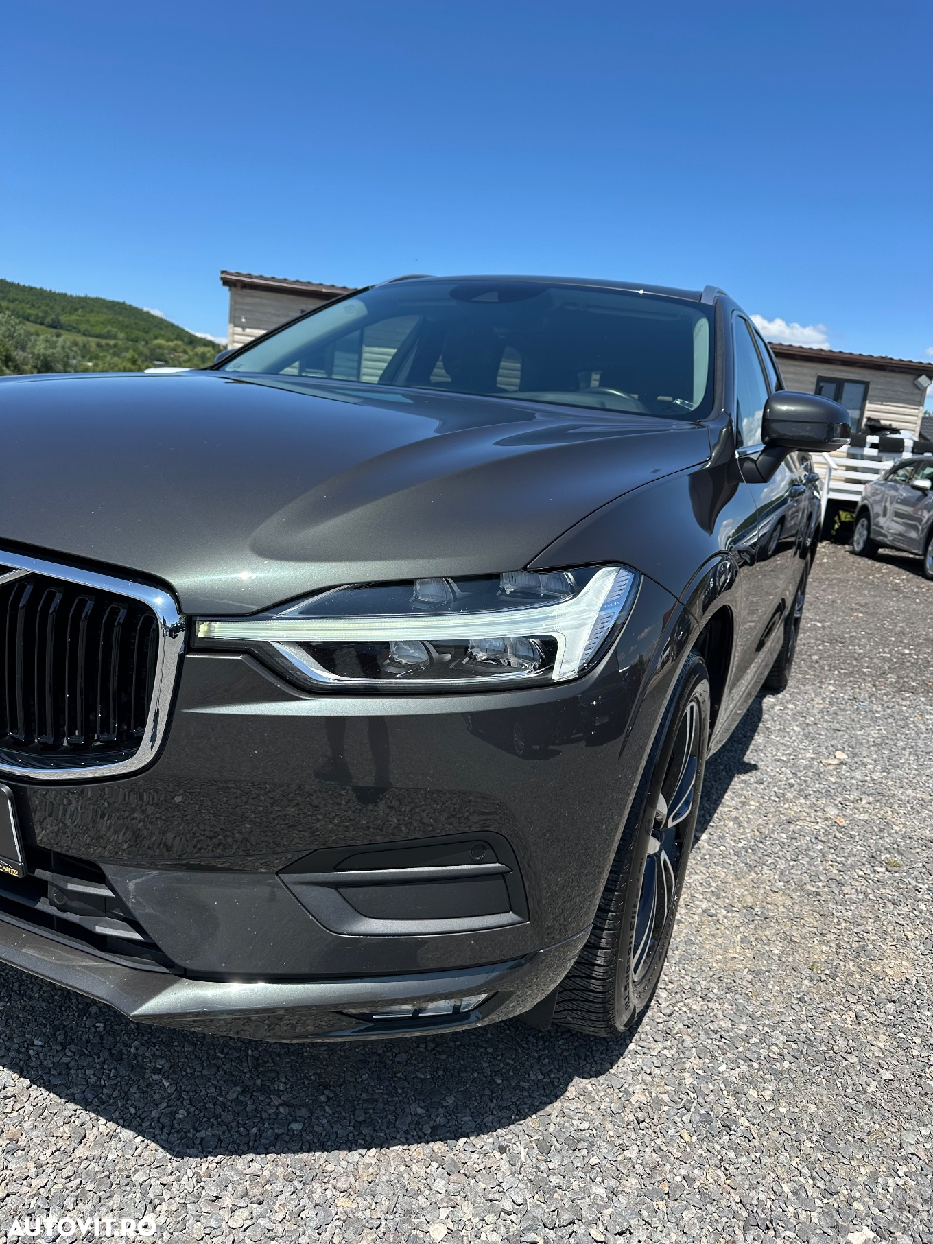 Volvo XC 60 B4 MHEV AT8 AWD Momentum - 27