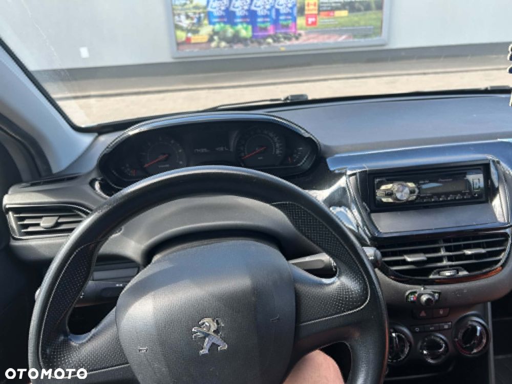 Peugeot 208 - 6