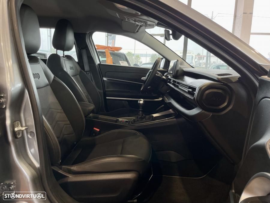 Jeep Avenger 1.2 GSE T3 Altitude - 37