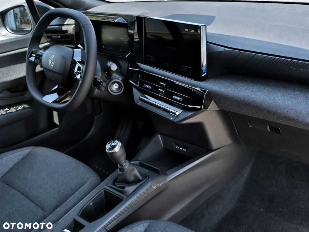 Renault Clio TCe 115 Evolution - 21