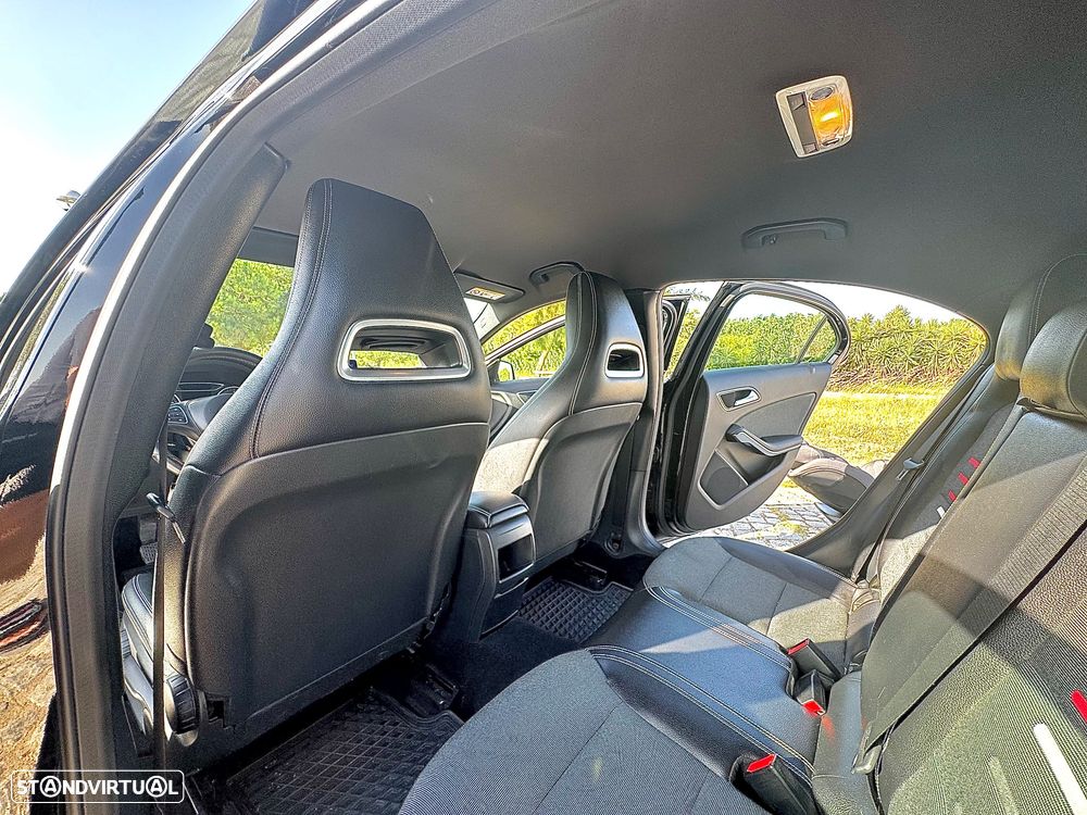 Mercedes-Benz A 180 d AMG Line - 29