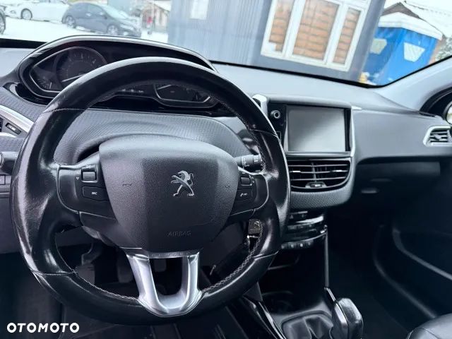 Peugeot 2008 BlueHDi 100 STOP & START Style - 14