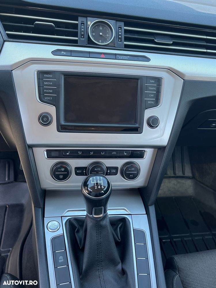 Volkswagen Passat 2.0 TDI Comfortline - 13