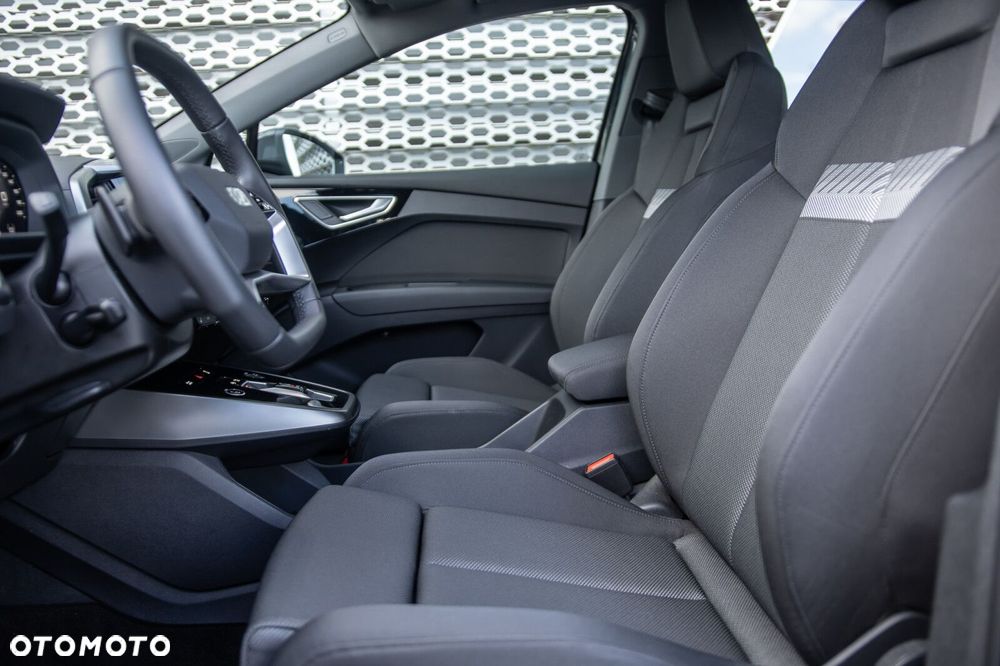 Audi Q4 e-tron - 14