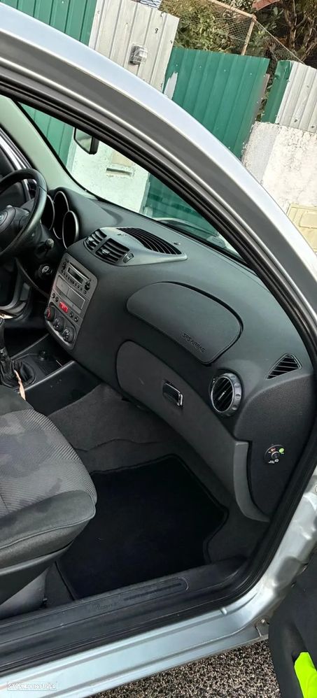 Alfa Romeo 145 1.4 TS 16V - 7