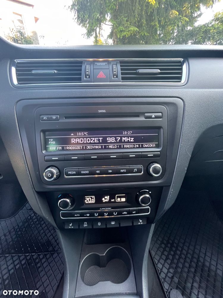 Skoda RAPID 1.2 TSI Elegance - 26