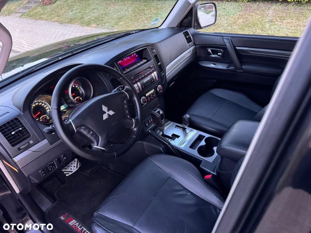 Mitsubishi Pajero 3.2 DI-D Automatik Intense - 23