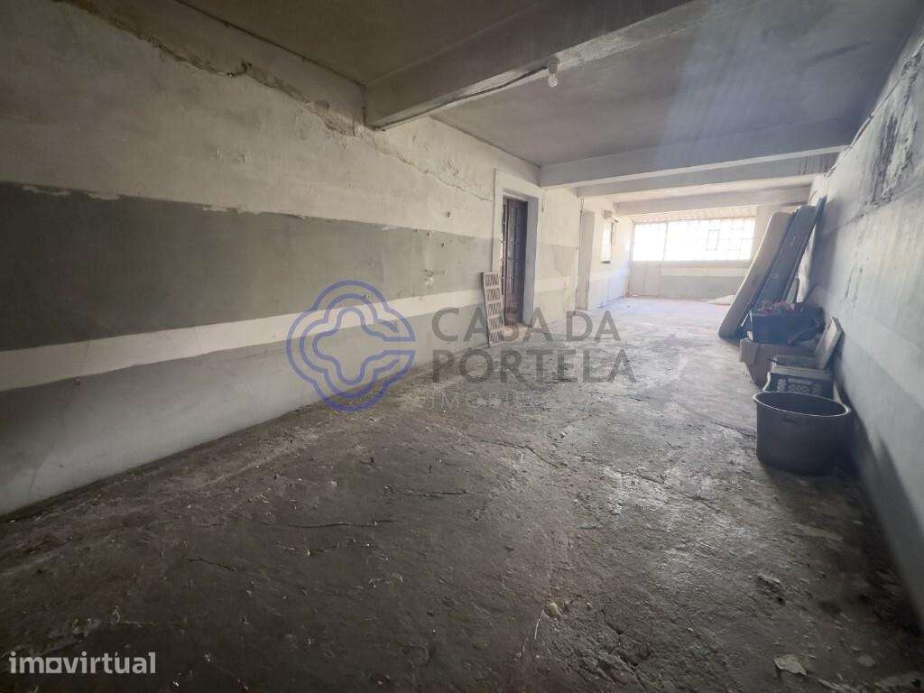 Moradia para remodelar em pleno Monte dos Burgos - Grande imagem: 4/10