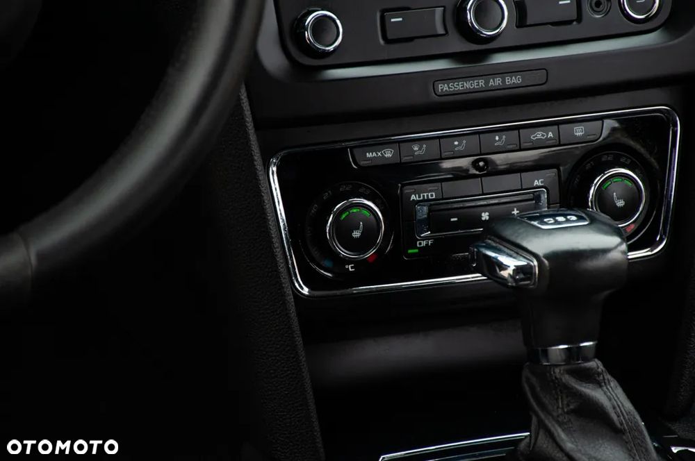 Skoda Superb 2.0 TDI DSG Exclusive - 33