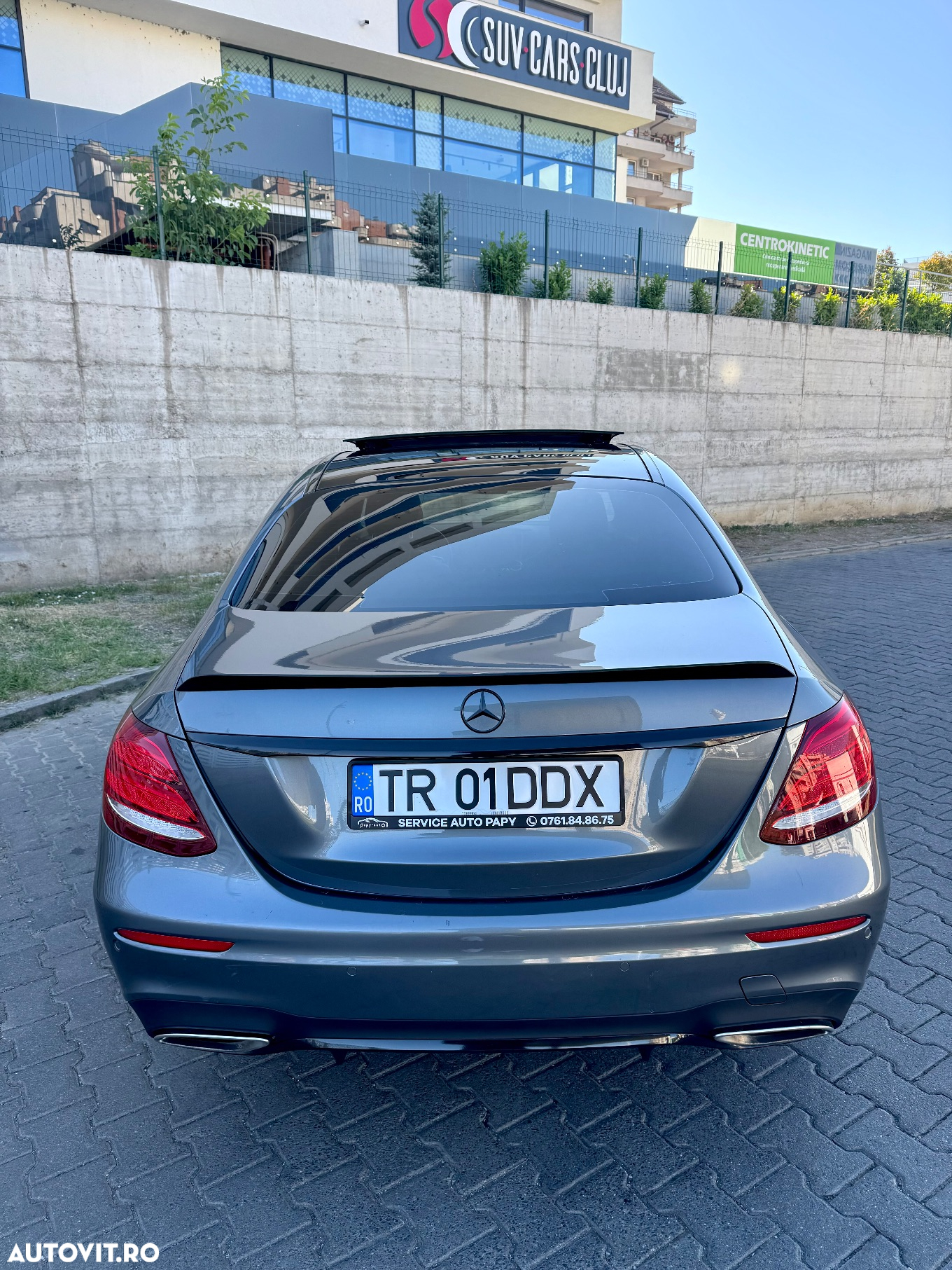 Mercedes-Benz E 300 9G-TRONIC AMG Line - 4