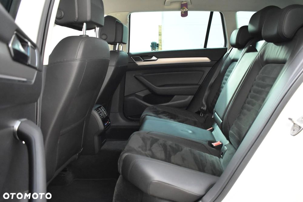 Volkswagen Passat Variant 2.0 TDI DSG (BlueMotion Technology) Highline - 27