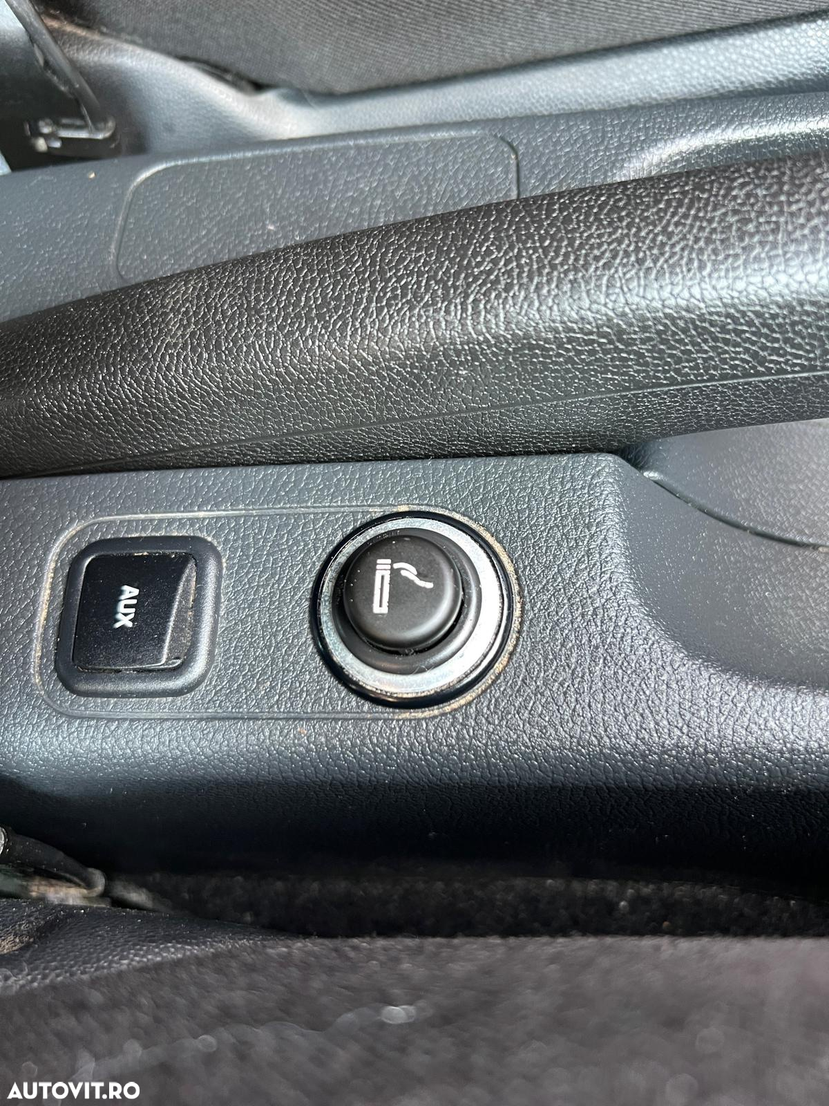 Skoda Roomster 1.2 TSI Comfort PLUS EDITION - 32