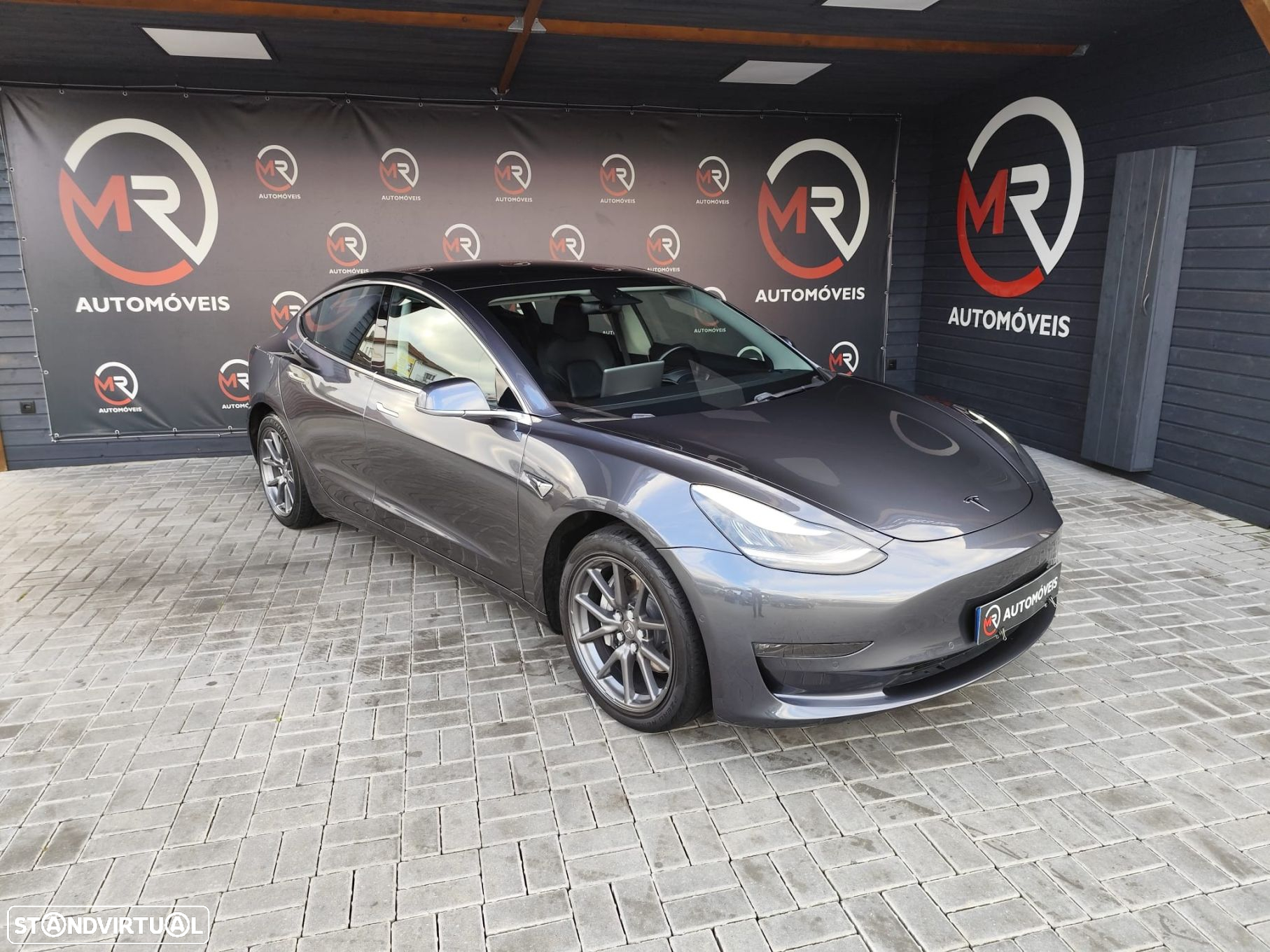 Tesla Model 3 - 4