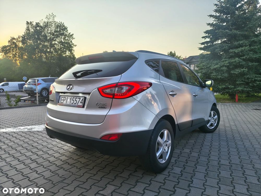 Hyundai ix35 1.7 CRDi 2WD blue Finale Gold - 4